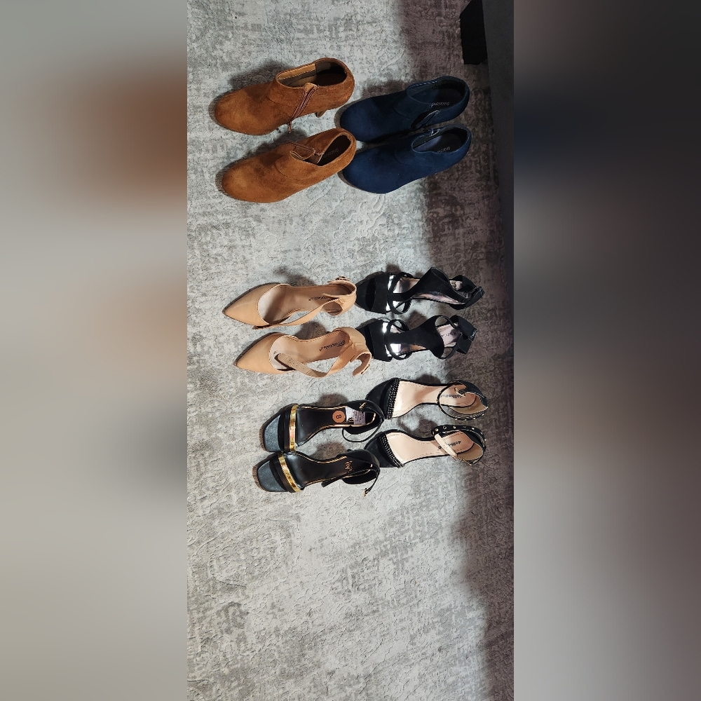 Shoes different size 8 and 81/2 different colors